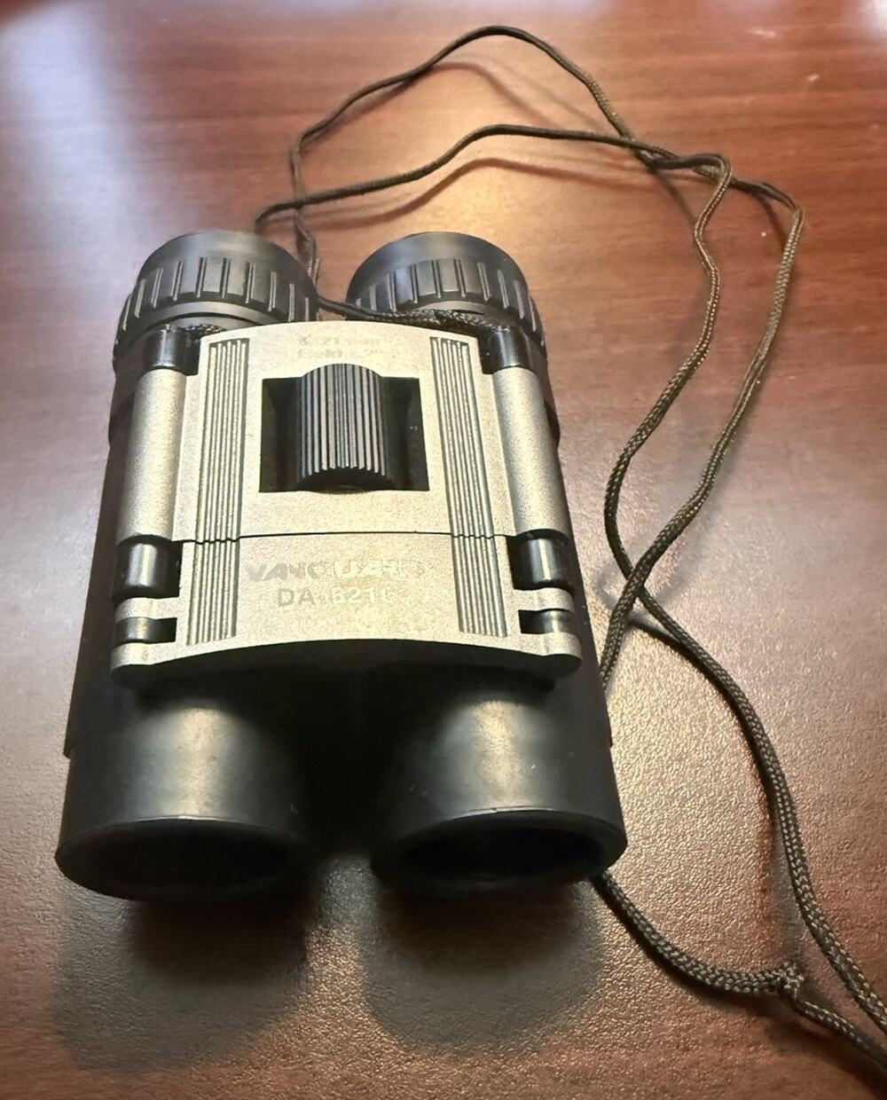 Vanguard DA-8210 Compact Binoculars Waterproof 8x21 Field 7.2° Coated Lens